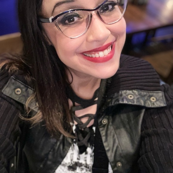 Meet your Posher, Dawnia - Picture 4 of 5